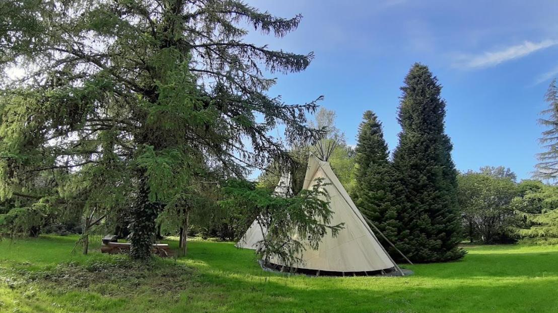 Levaltipis Hotel Saint-Gatien-des-Bois Exterior photo